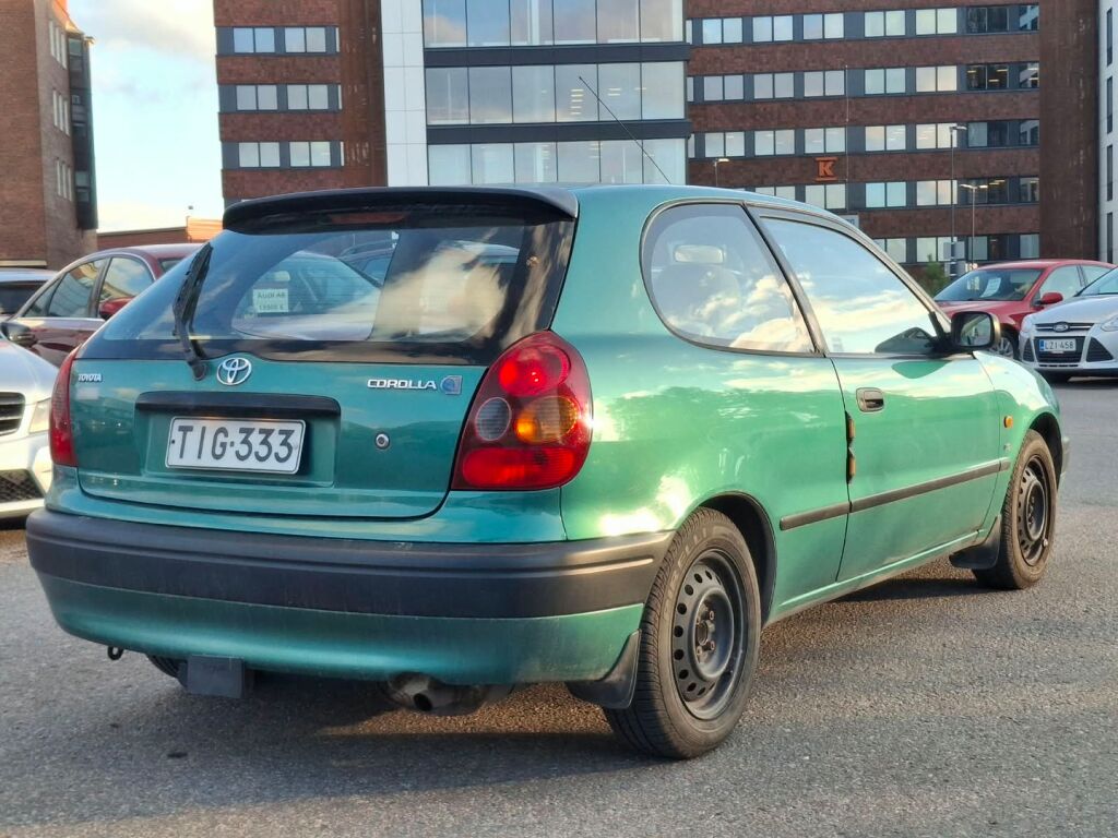 Toyota Corolla 1998 Vihreä