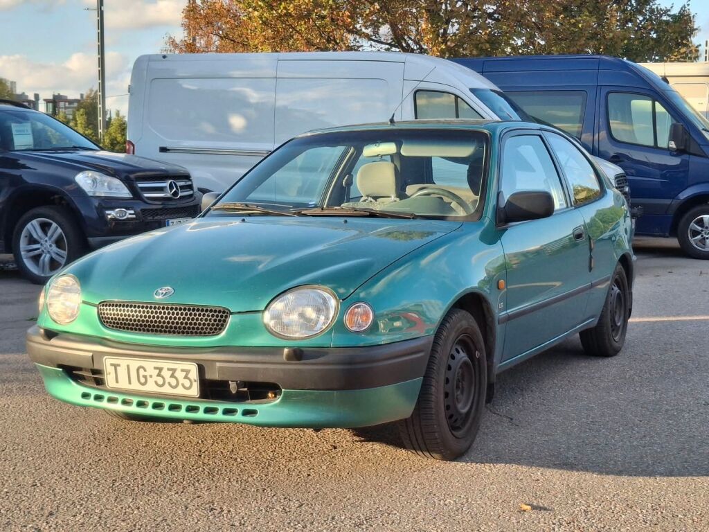 Toyota Corolla 1998 Vihreä