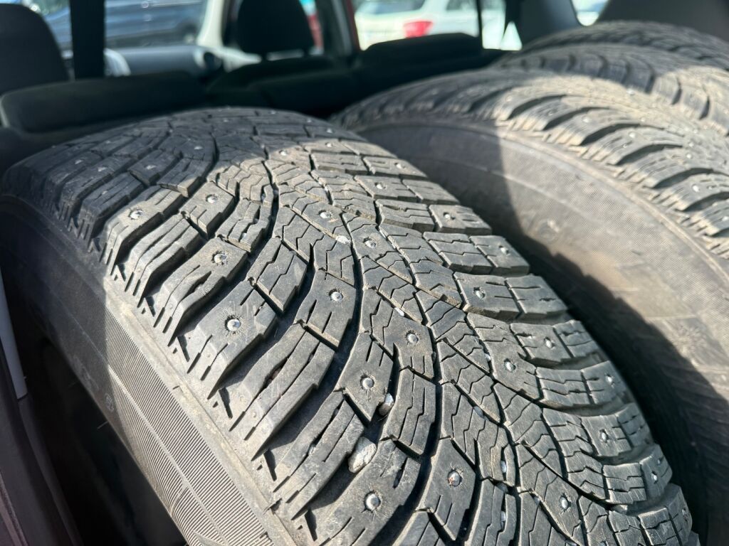 Toyota RAV4 2007 Punainen