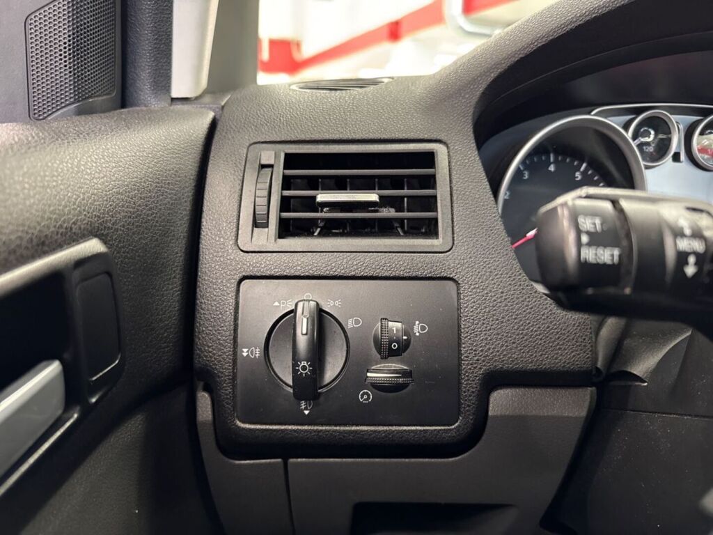 Ford C-Max 2010 Punainen