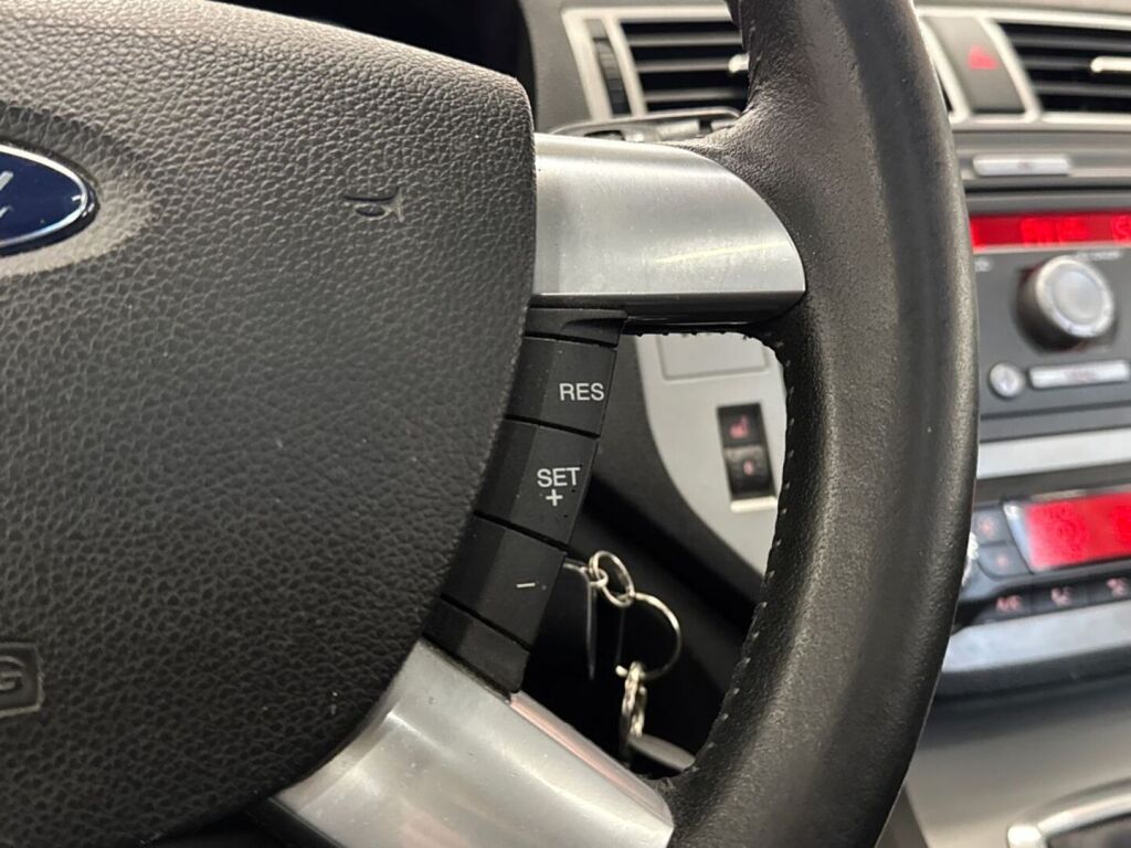 Ford C-Max 2010 Punainen