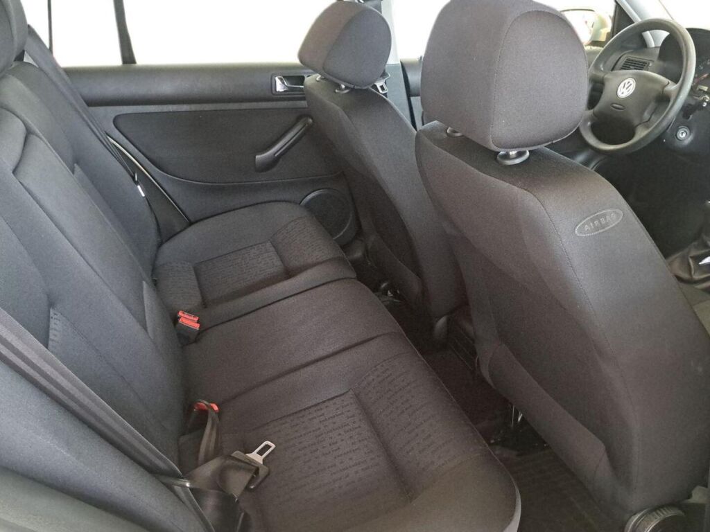 Volkswagen Golf Variant 2002 Ruskea (beige)