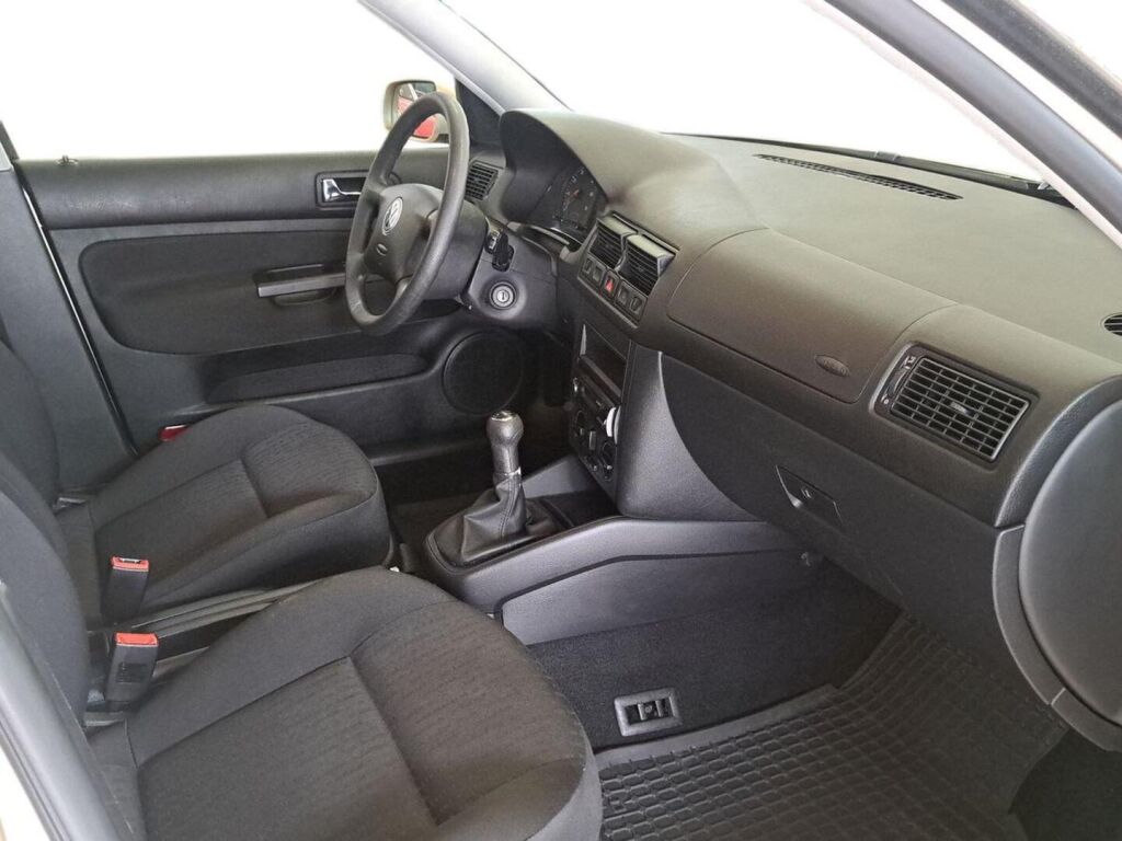 Volkswagen Golf Variant 2002 Ruskea (beige)
