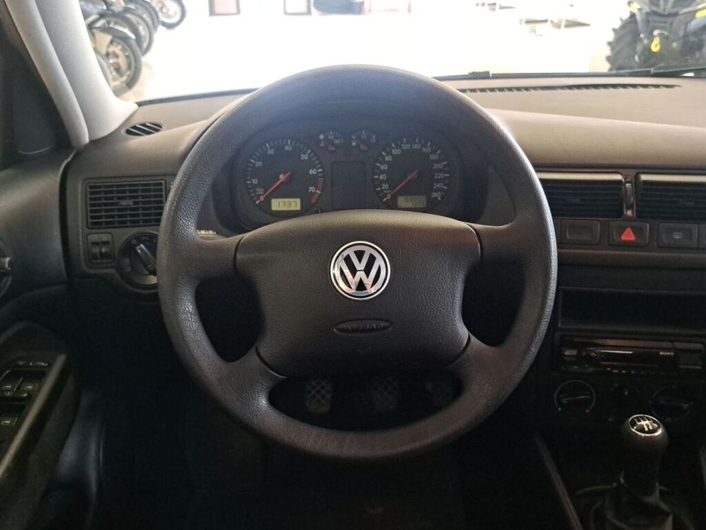 Volkswagen Golf Variant 2002 Ruskea (beige)