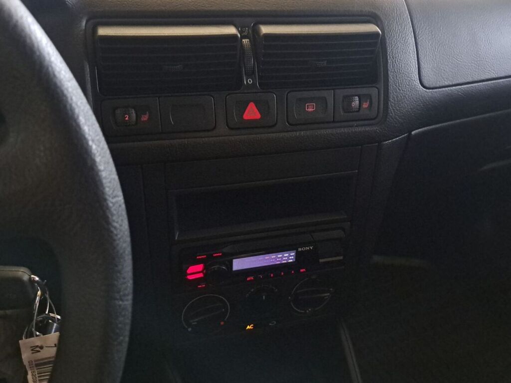 Volkswagen Golf Variant 2002 Ruskea (beige)