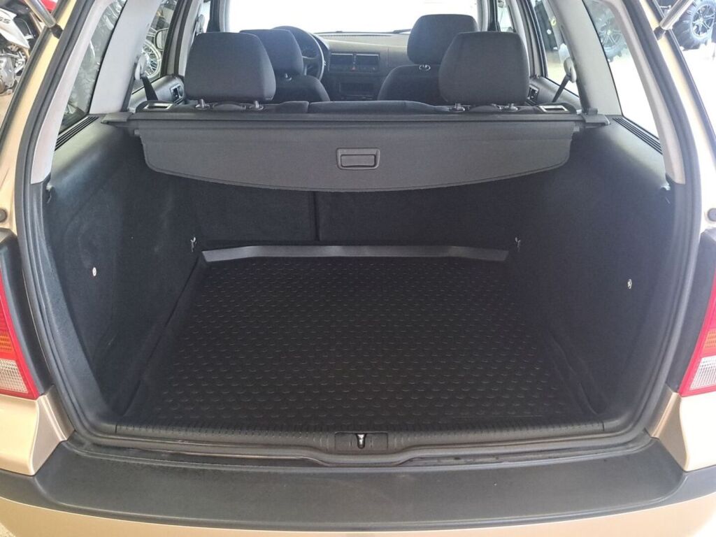 Volkswagen Golf Variant 2002 Ruskea (beige)