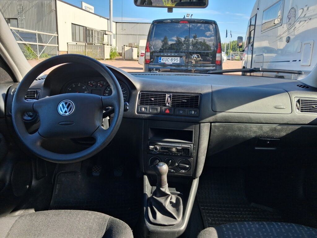 Volkswagen Golf Variant 2002 Ruskea (beige)
