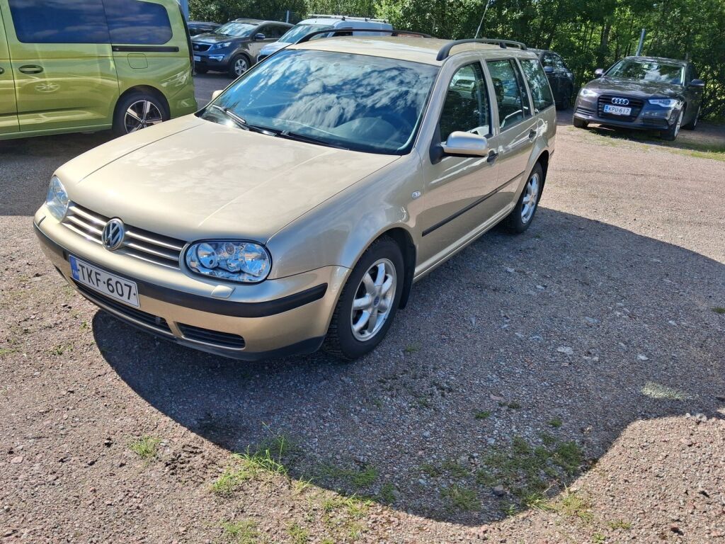 Volkswagen Golf Variant 2002 Ruskea (beige)