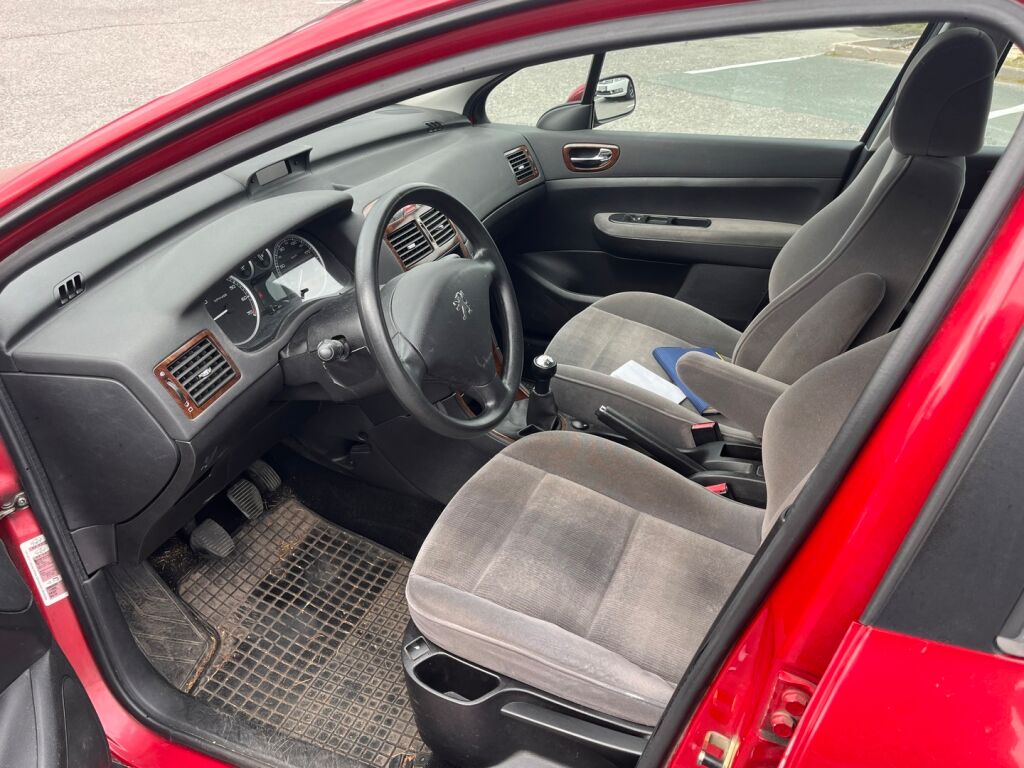 Peugeot 307 2004 Punainen