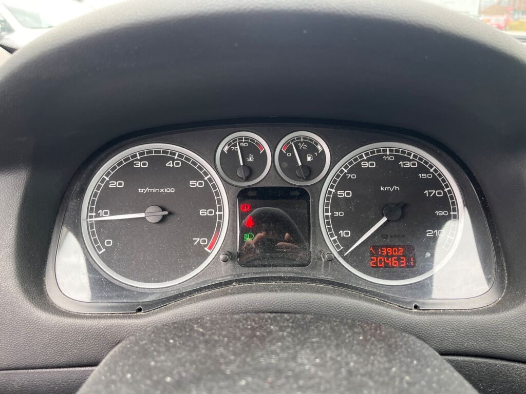 Peugeot 307 2004 Punainen