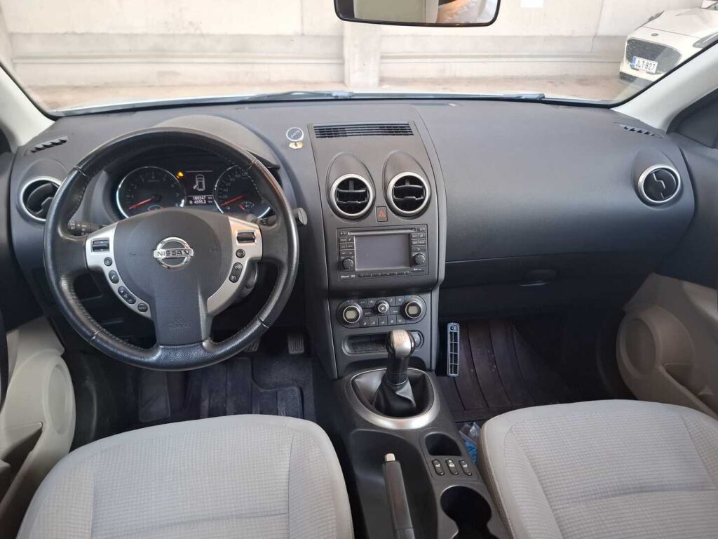 Nissan Qashqai 2010 Hopea