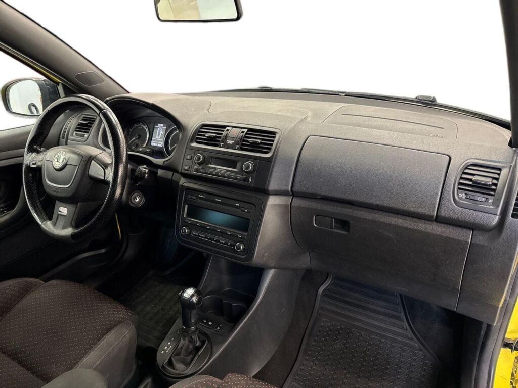 Skoda Fabia 2010 Monivär.