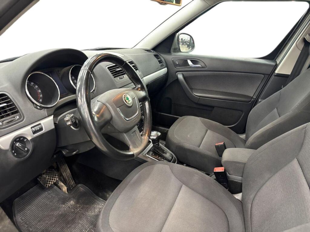 Skoda Yeti 2011 Ruskea (beige)