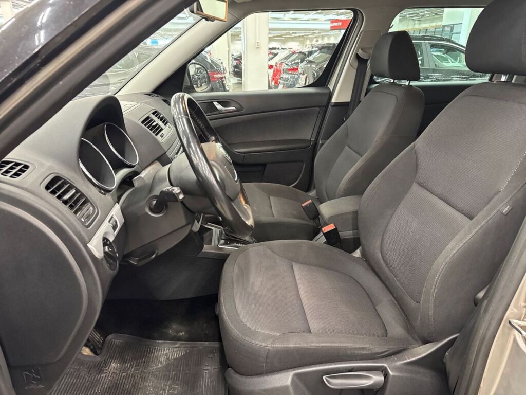 Skoda Yeti 2011 Ruskea (beige)