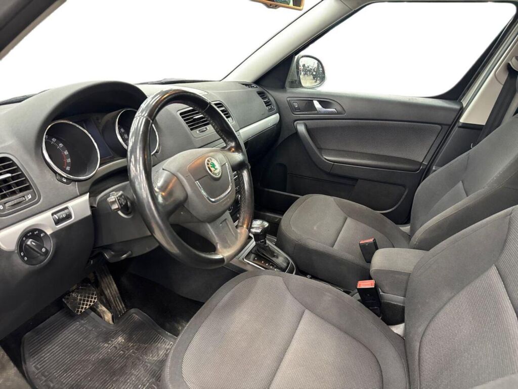 Skoda Yeti 2011 Ruskea (beige)