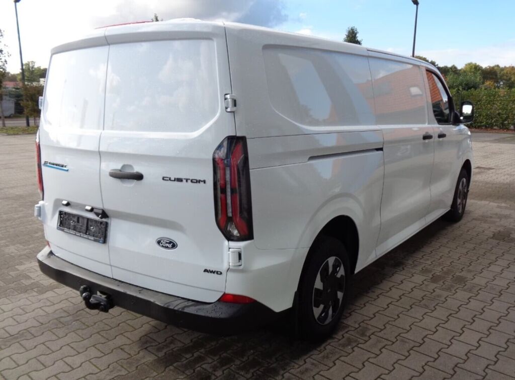 Ford E-Transit Custom 2026 