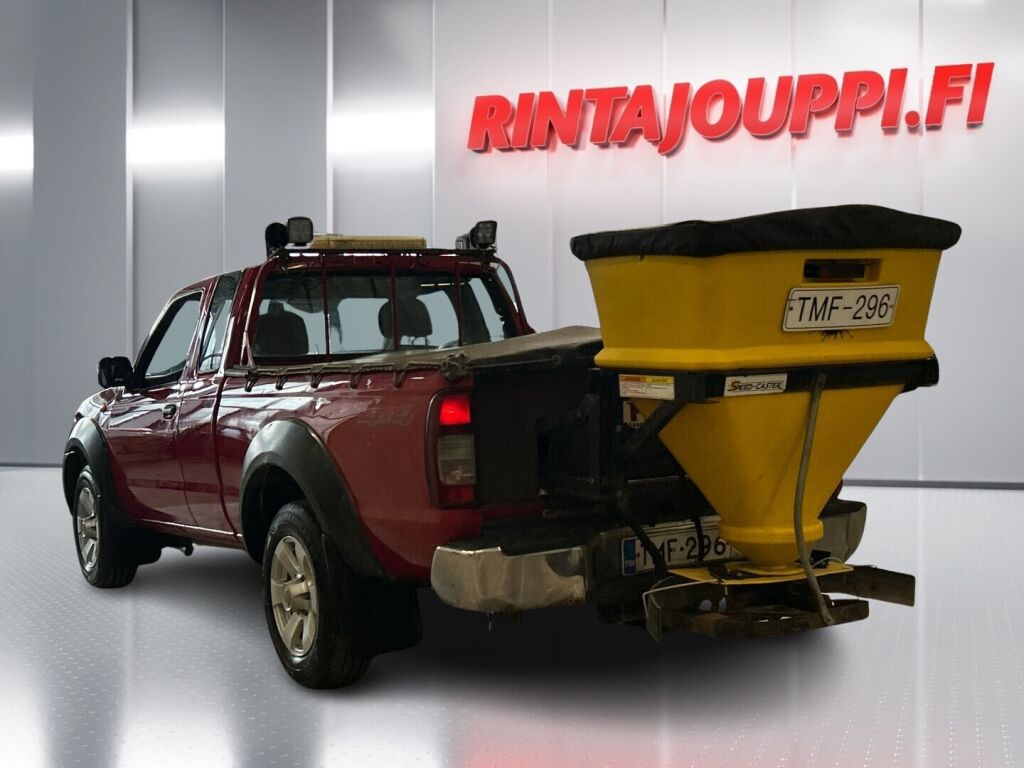 Nissan Cab 2002 Punainen