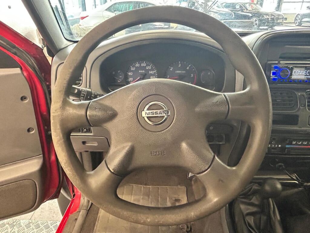 Nissan Cab 2002 Punainen