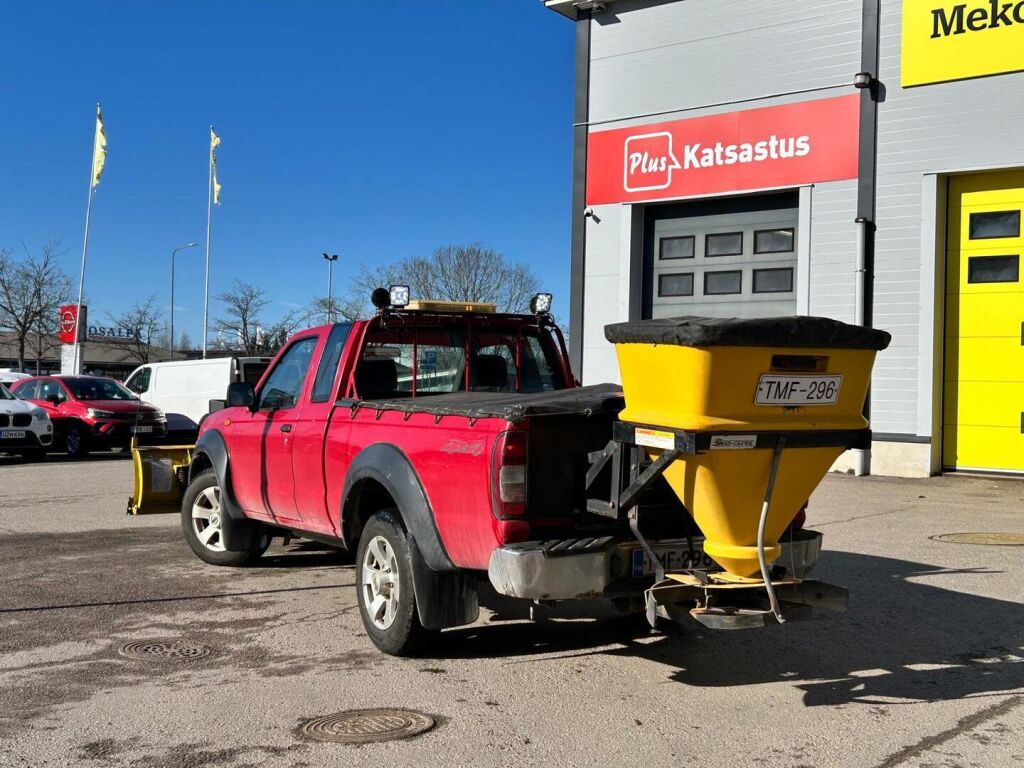 Nissan Cab 2002 Punainen