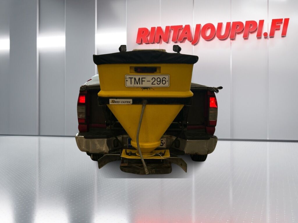 Nissan Cab 2002 Punainen