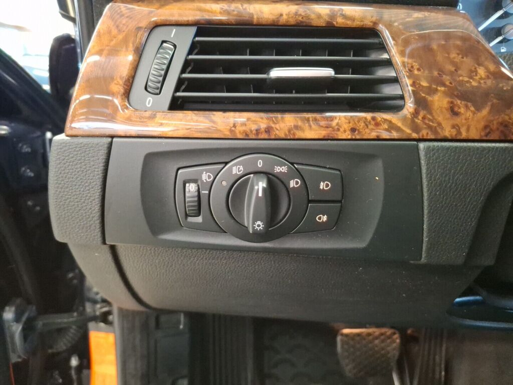 BMW 325 2005 Sininen