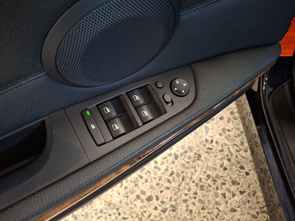 BMW 325 2005 Sininen