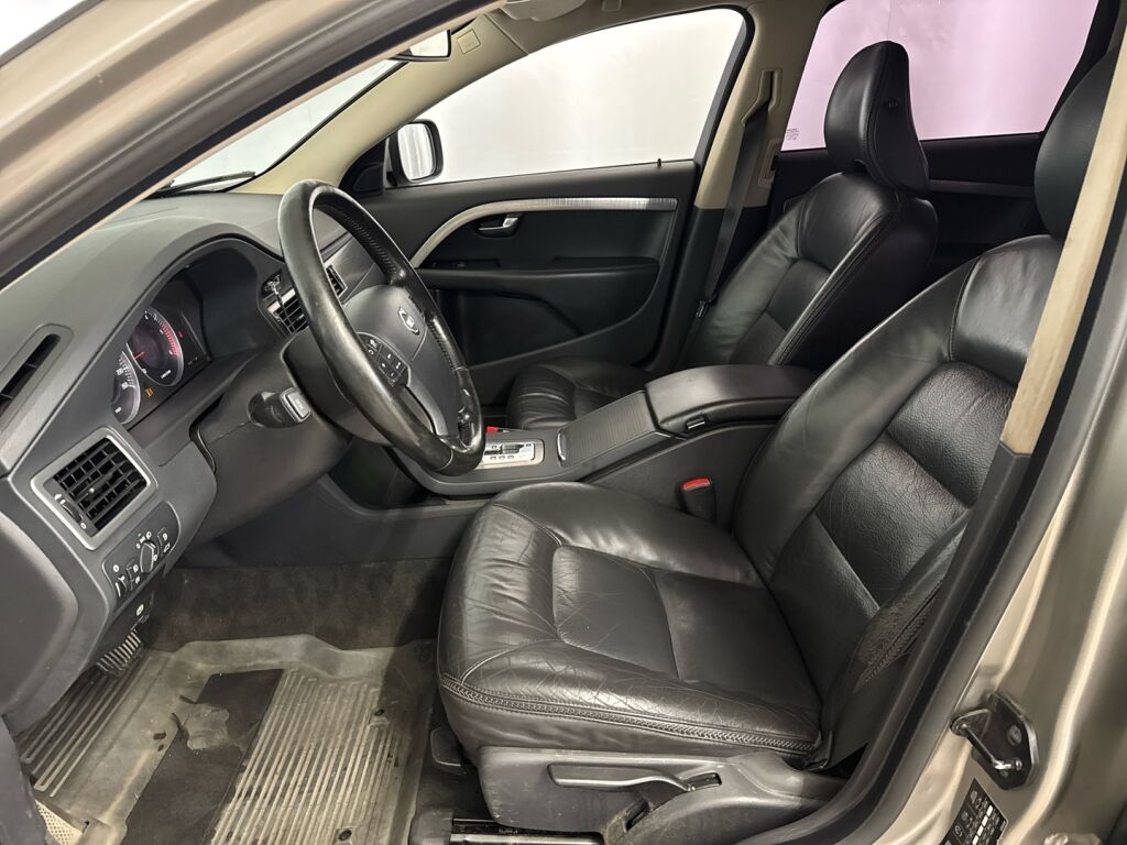 Volvo XC70 2008 Ruskea (beige)