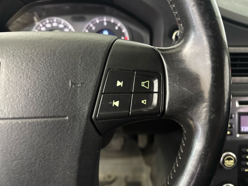 Volvo XC70 2008 Ruskea (beige)