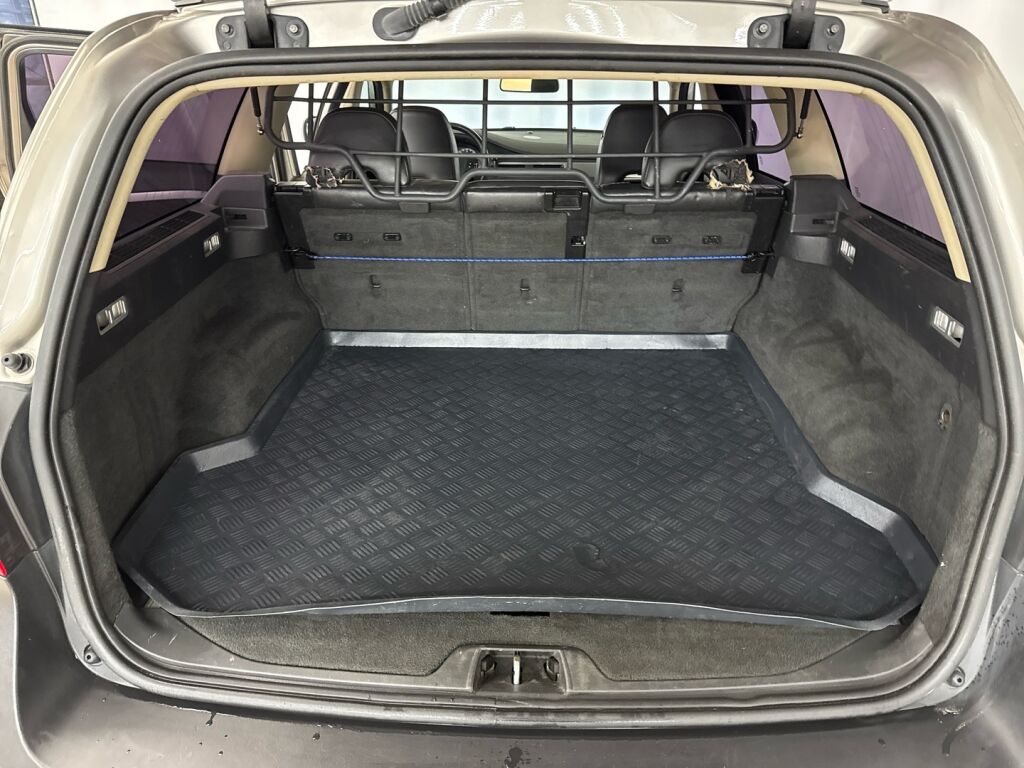 Volvo XC70 2008 Ruskea (beige)