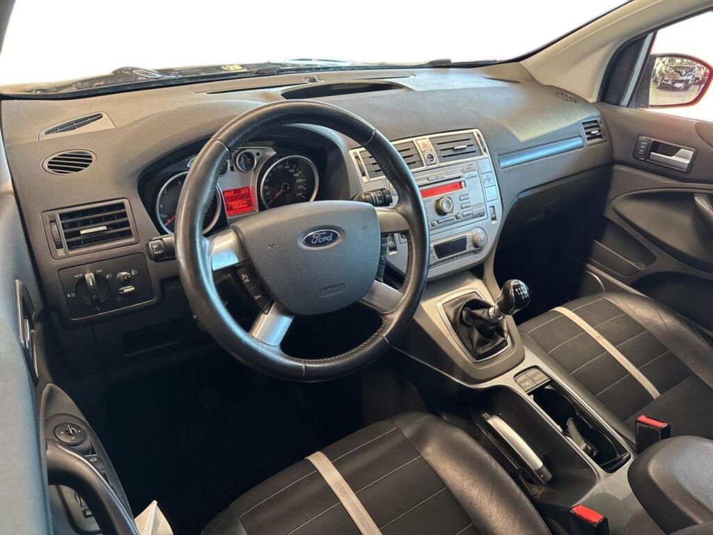 Ford Kuga 2010 Musta