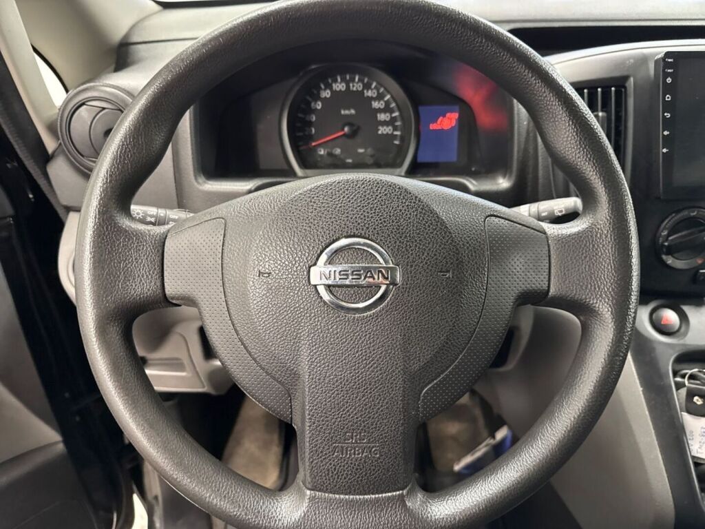 Nissan NV200 2011 Musta