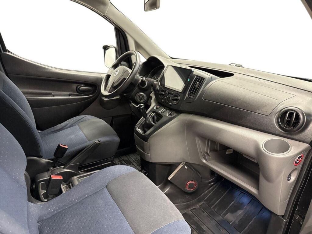 Nissan NV200 2011 Musta