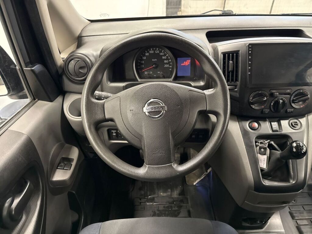 Nissan NV200 2011 Musta