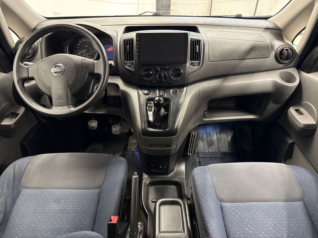 Nissan NV200 2011 Musta