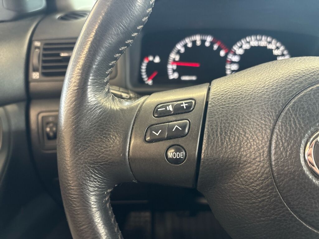 Toyota Corolla 2004 Punainen