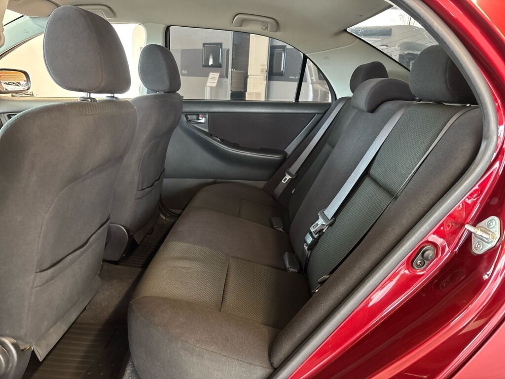 Toyota Corolla 2004 Punainen