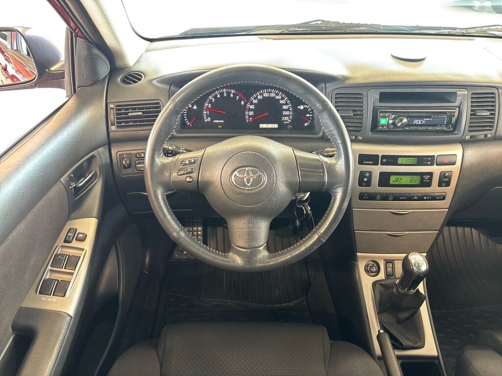 Toyota Corolla 2004 Punainen
