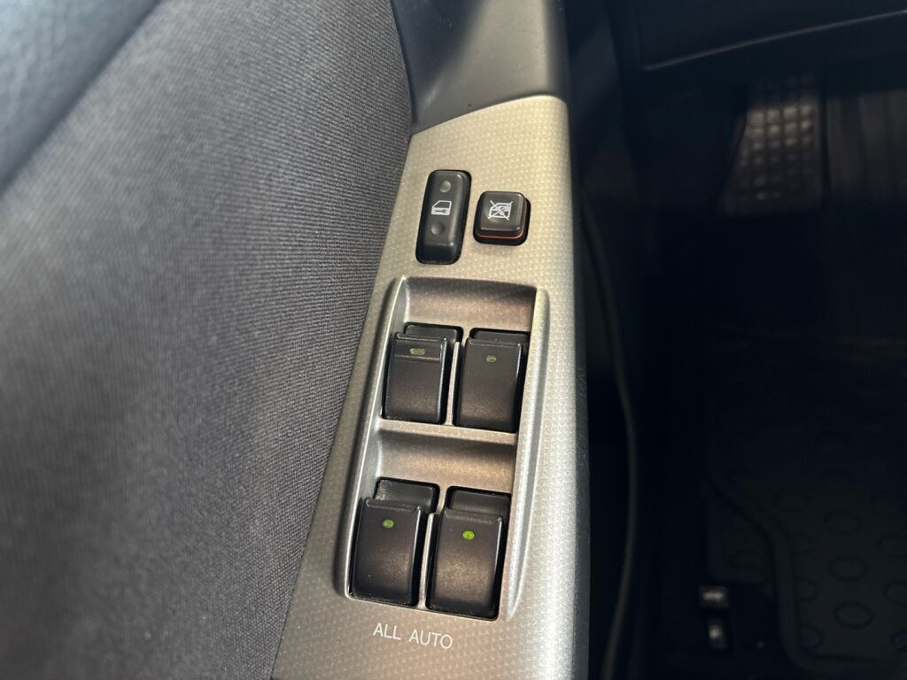Toyota Corolla 2004 Punainen