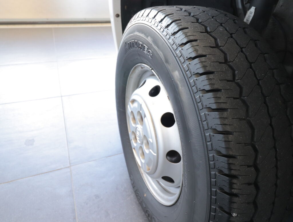 LMC LIBERTY TI 662 2007 Valkoinen