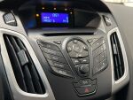 Ford Focus 2012 Valkoinen