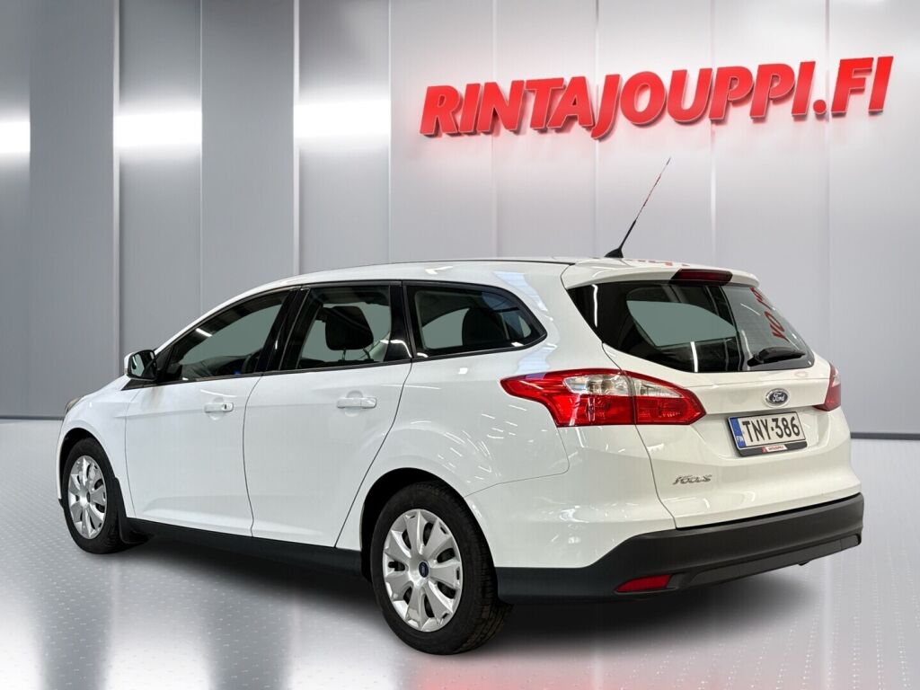 Ford Focus 2012 Valkoinen