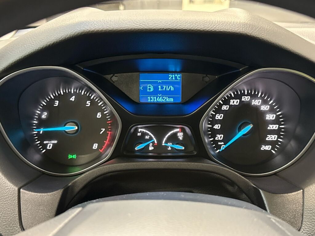 Ford Focus 2012 Valkoinen