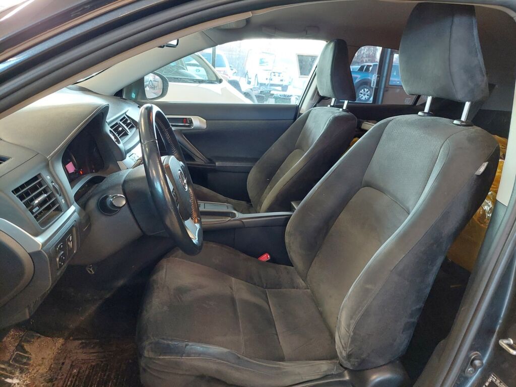 Lexus CT 2011 Harmaa