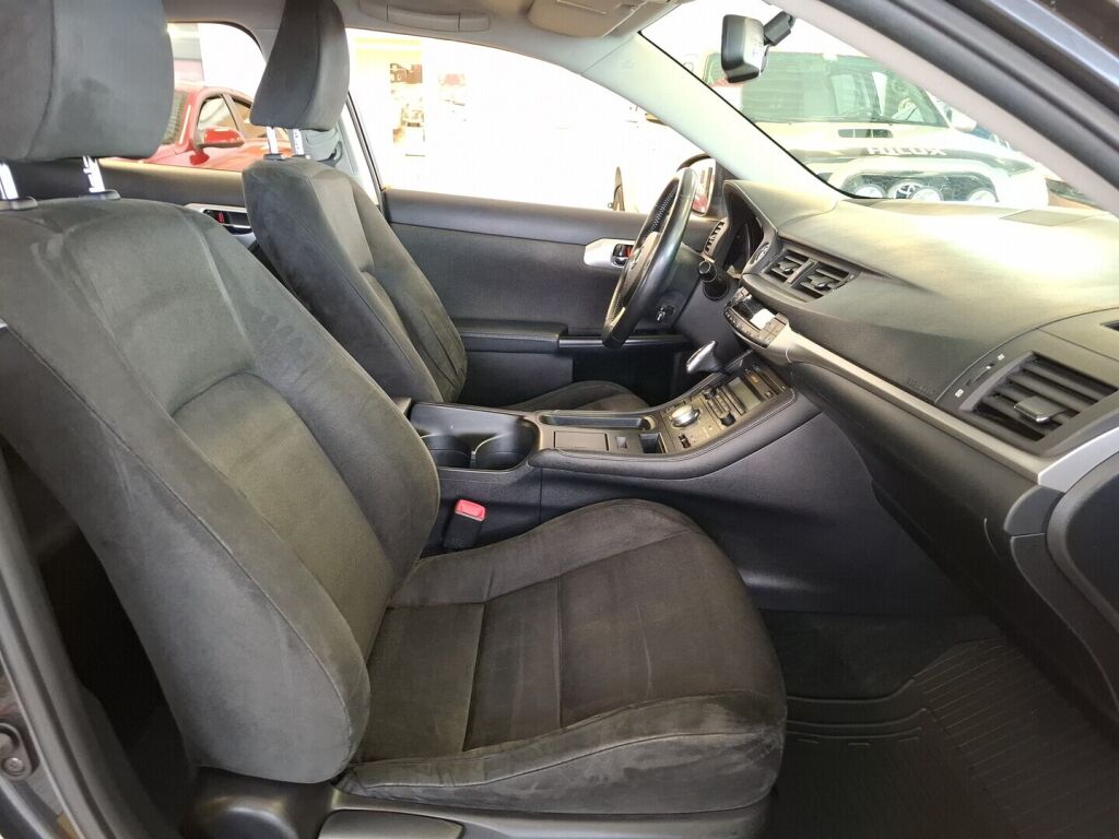 Lexus CT 2011 Harmaa