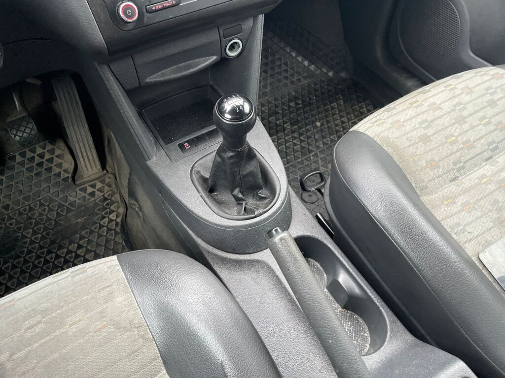 Volkswagen Caddy Maxi 2012 Valkoinen