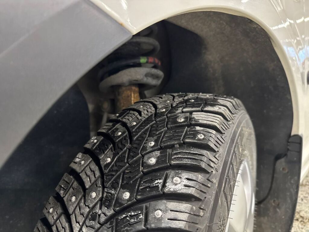 Volkswagen Caddy Maxi 2012 Valkoinen