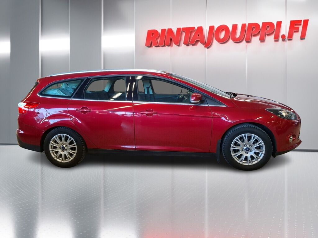Ford Focus 2011 Punainen