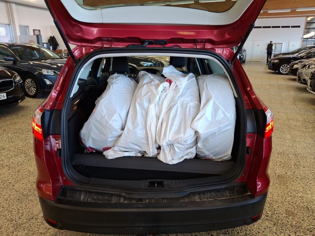 Ford Focus 2011 Punainen