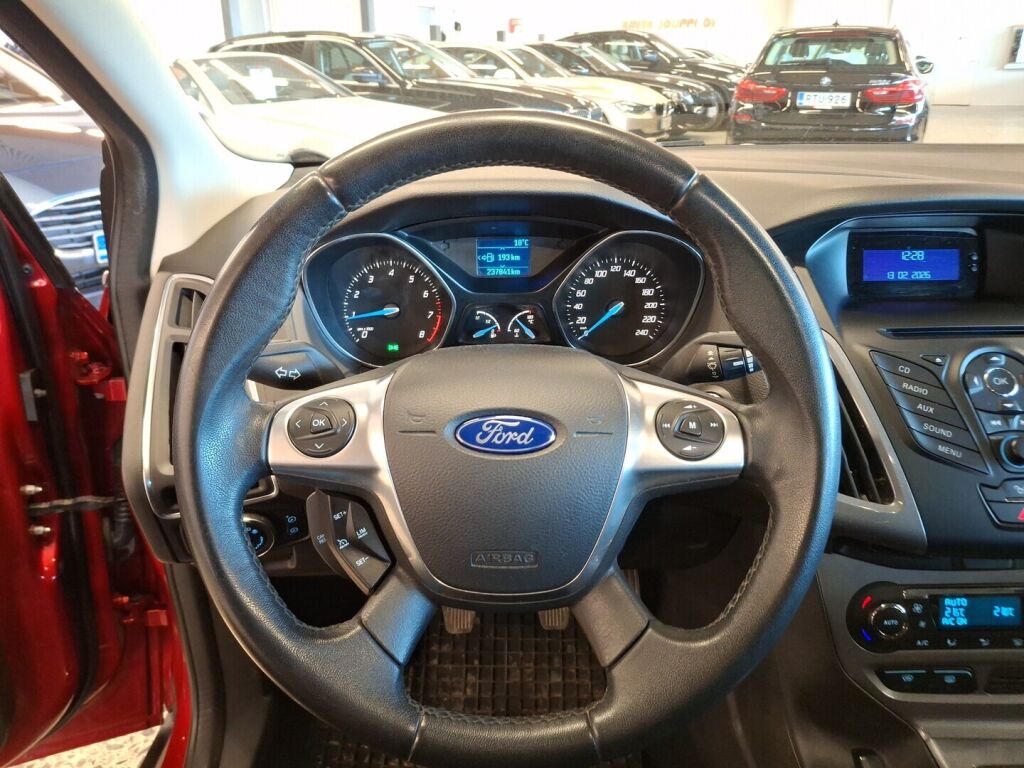 Ford Focus 2011 Punainen