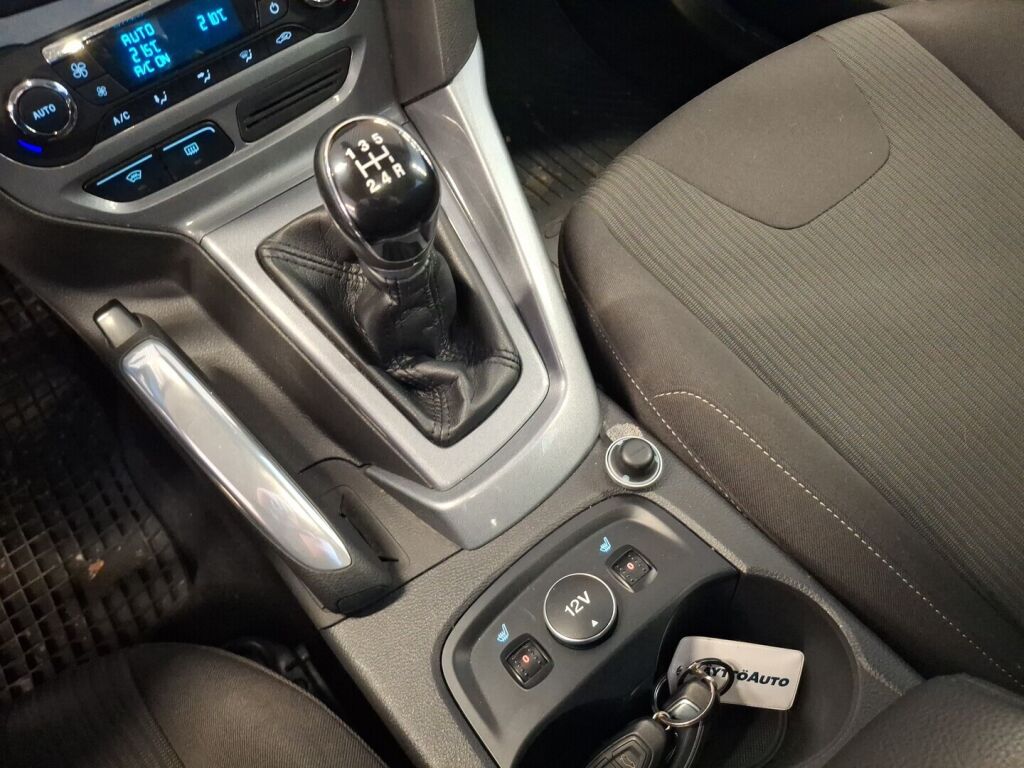 Ford Focus 2011 Punainen